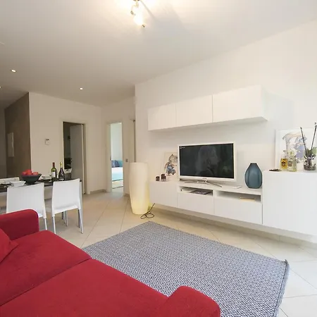 Prestige Du Lac 4 *